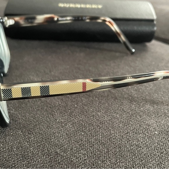 Burberry Eyeglasses Frames Made In Italy - Picture 4 of 11